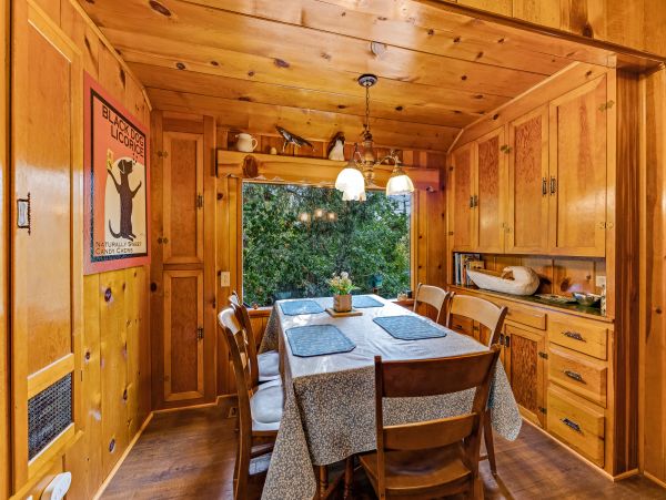 Palm Springs Home 984276