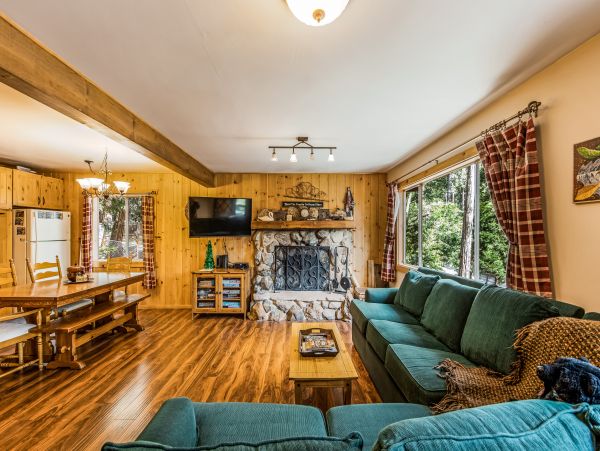Palm Springs Home 984277