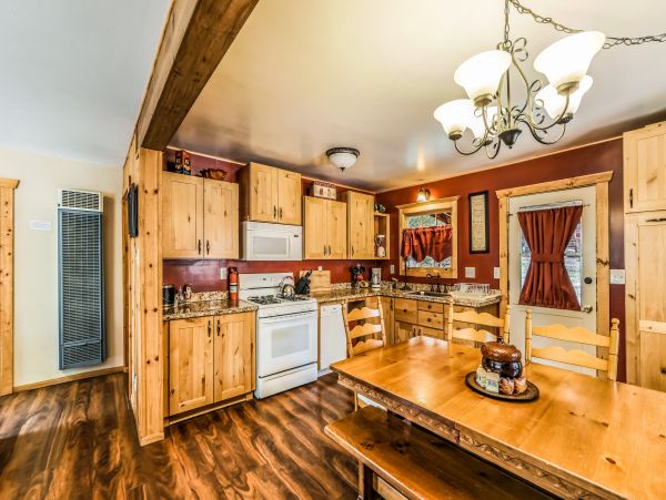 Palm Springs Home 984277