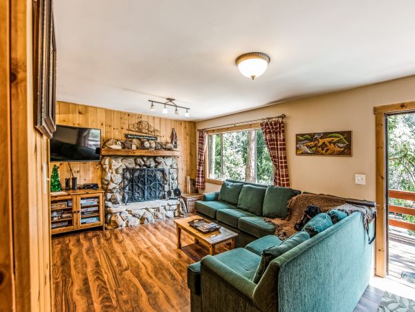 Palm Springs Home 984277