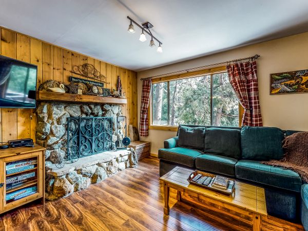 Palm Springs Home 984277