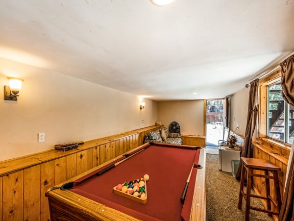 Palm Springs Home 984277