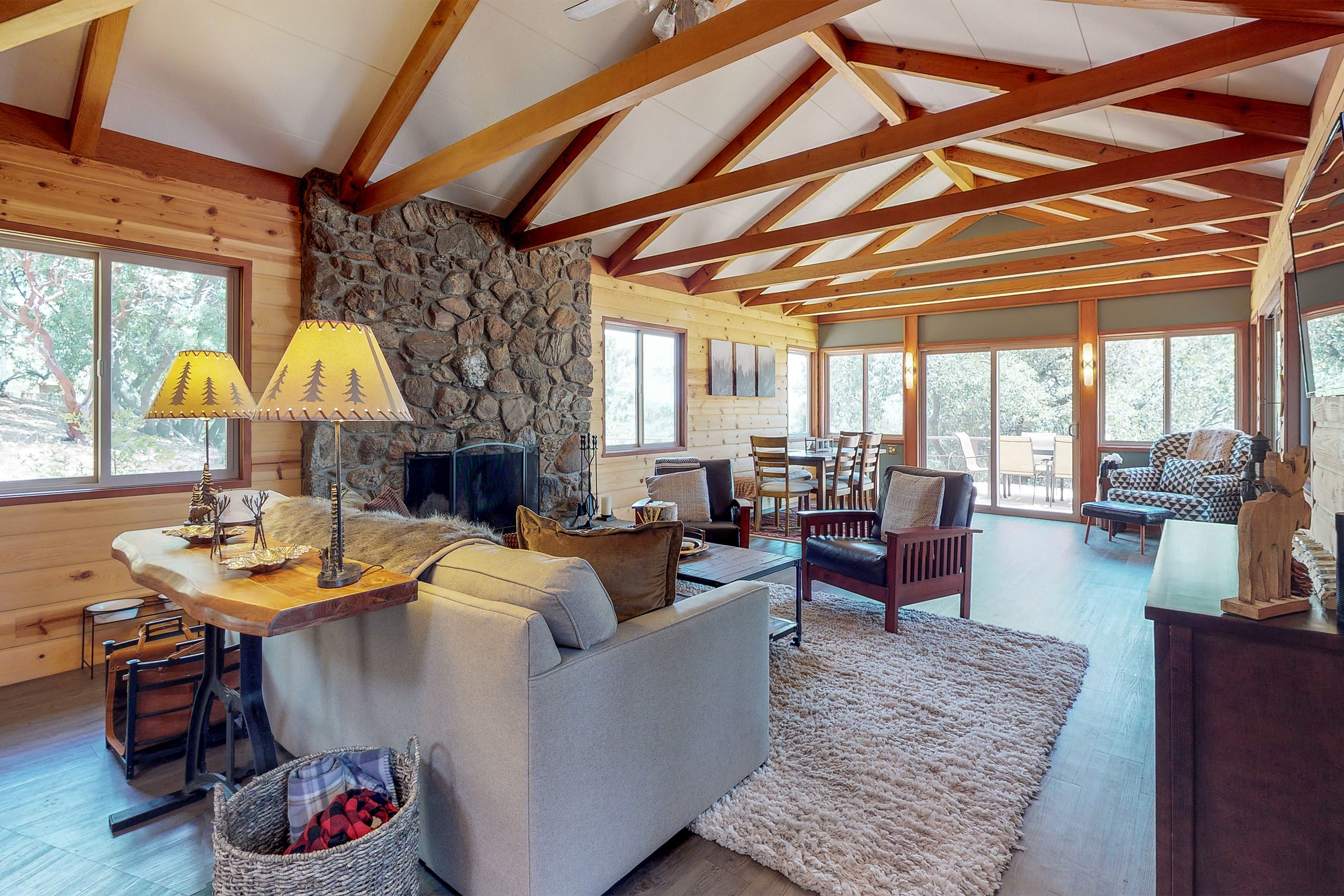 Palm Springs Home 984294