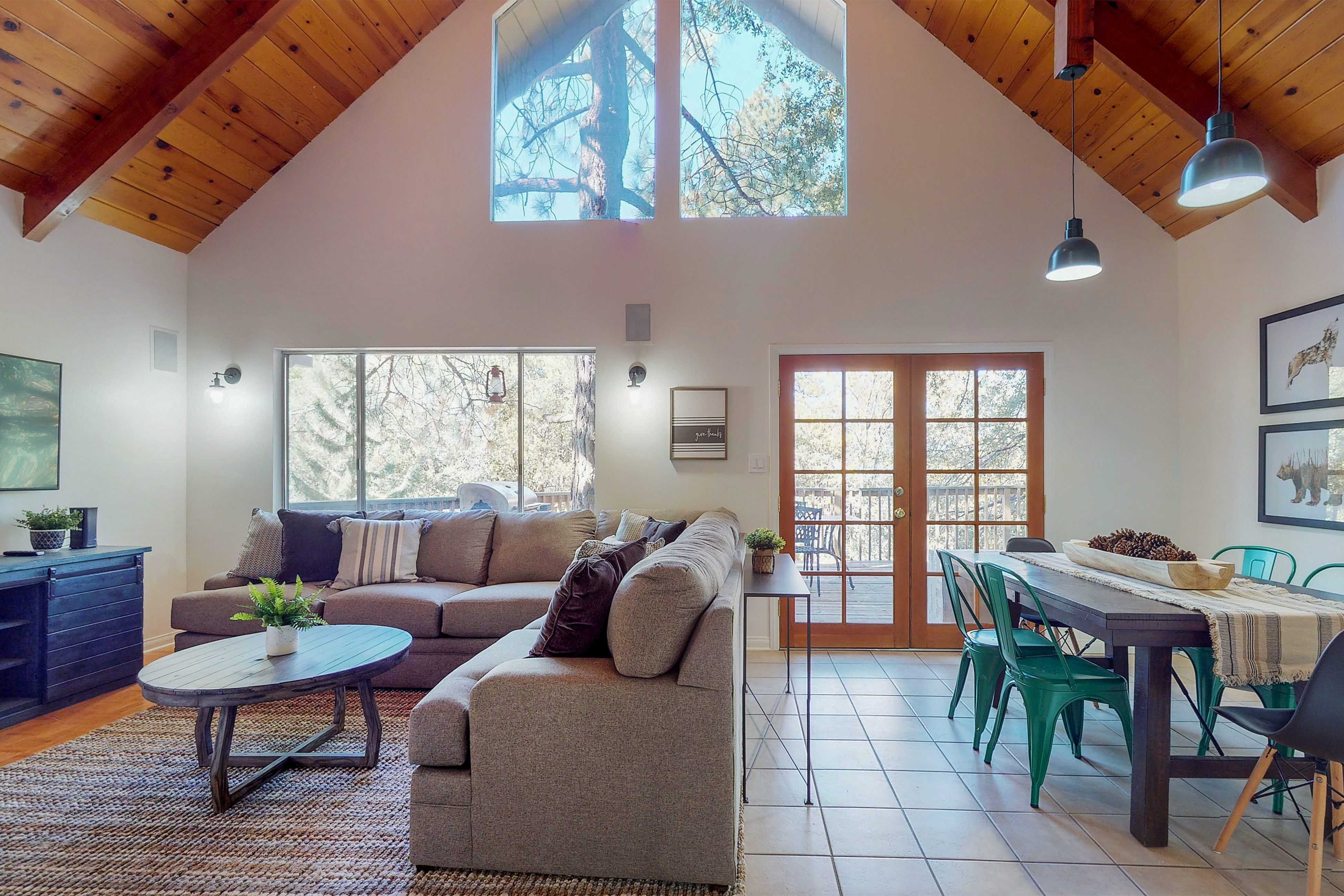 Palm Springs Home 984295