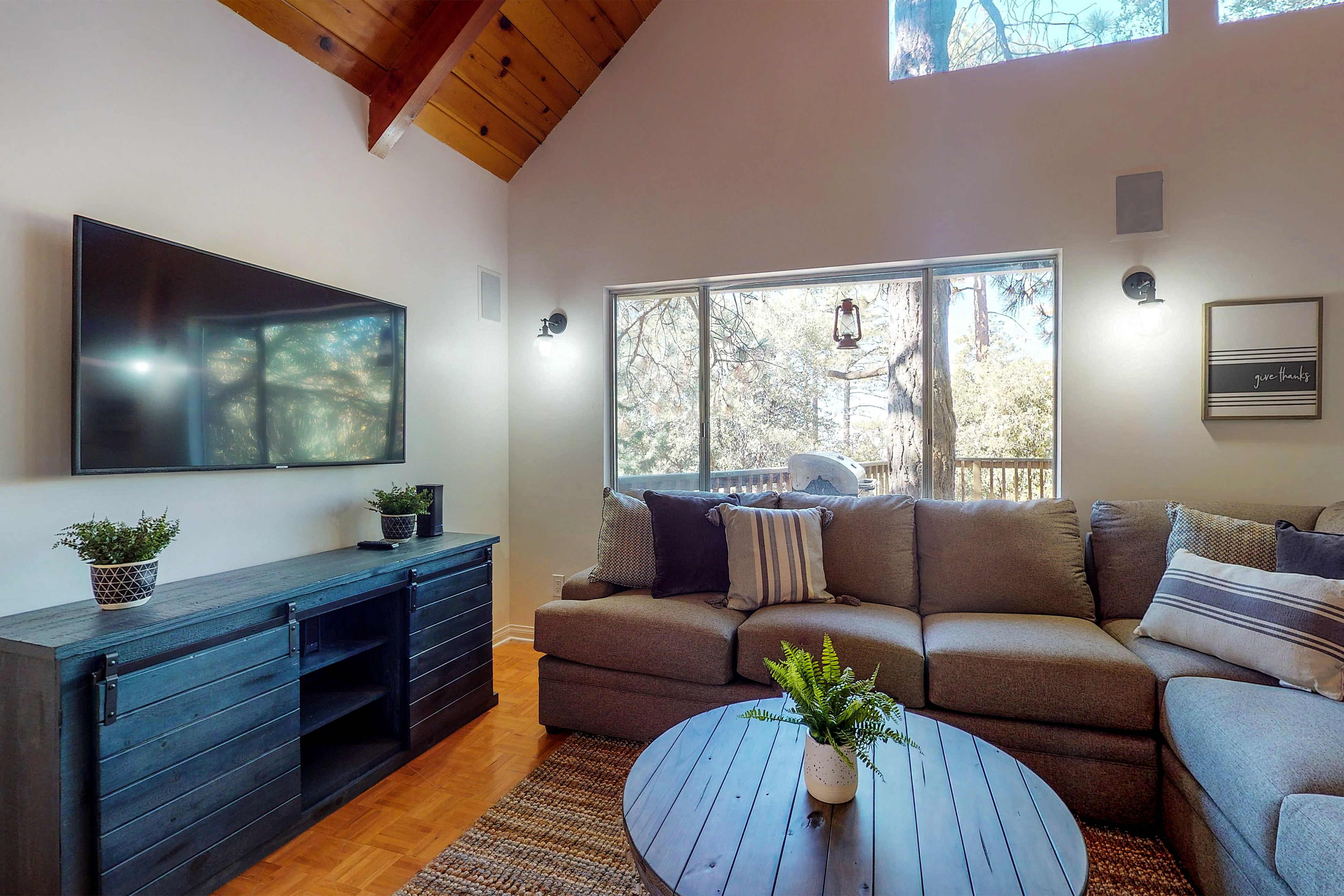 Palm Springs Home 984295
