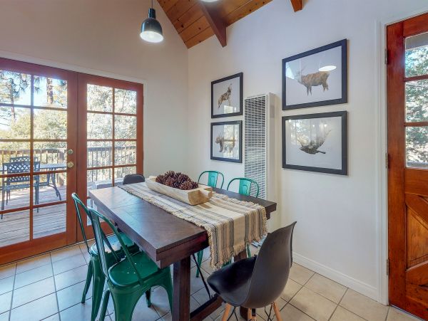 Palm Springs Home 984295
