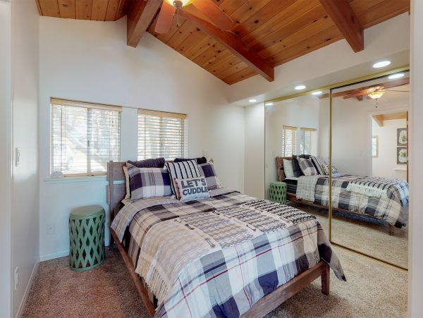 Palm Springs Home 984295