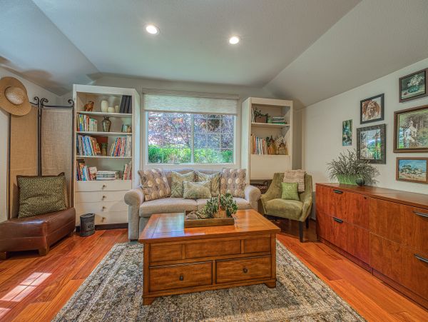 Palm Springs Home 984296