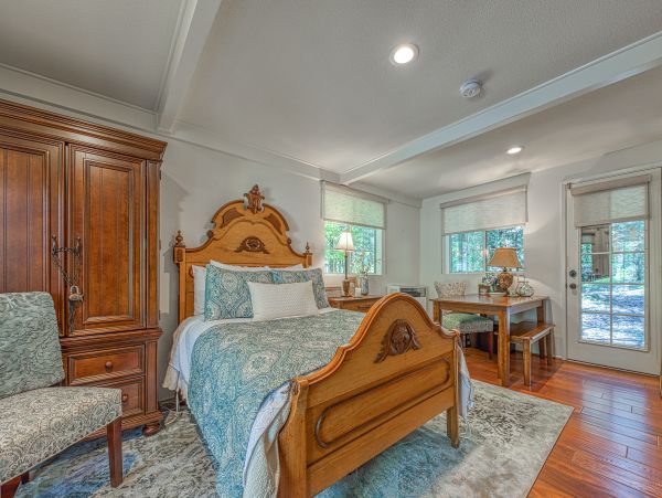 Palm Springs Home 984296