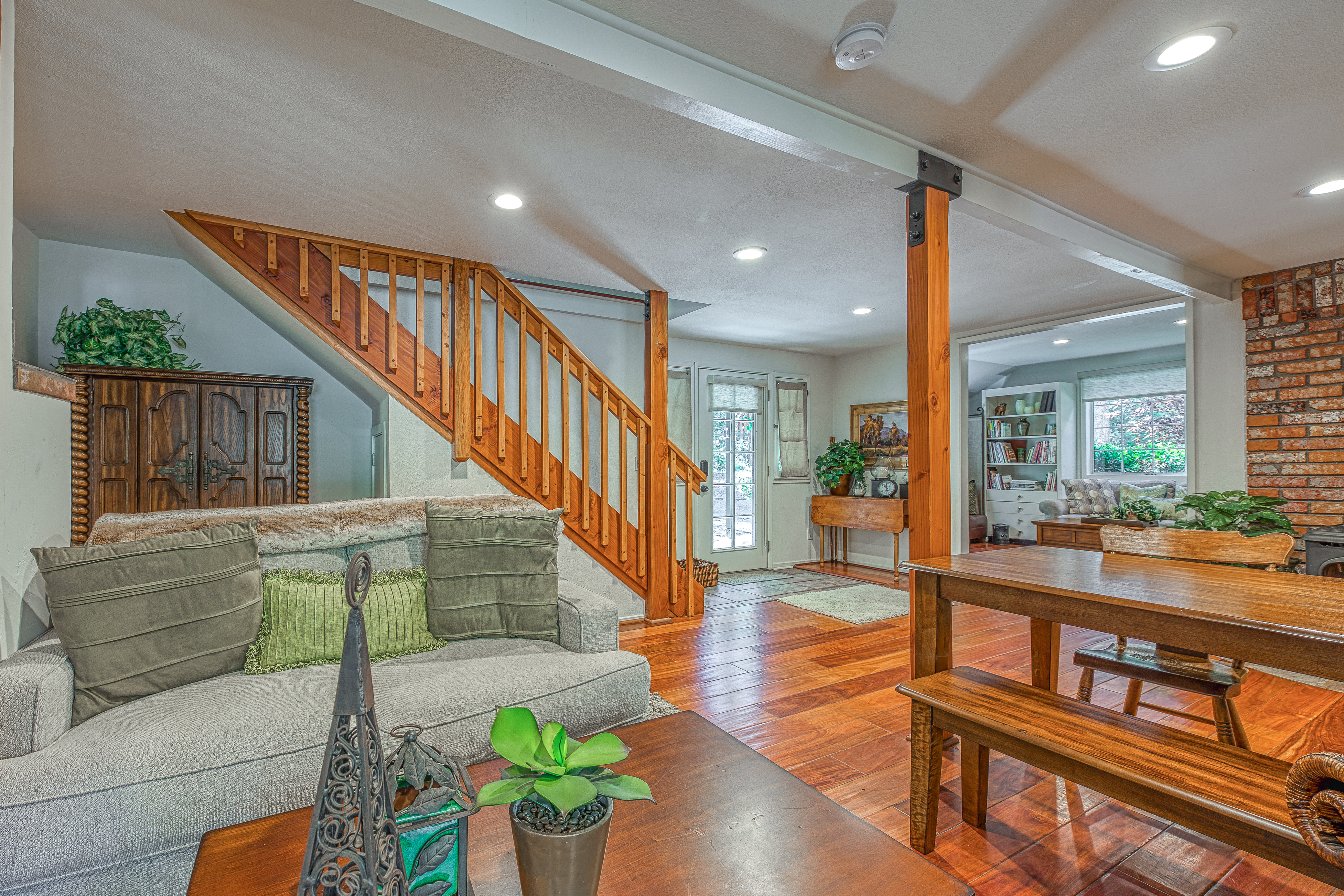 Palm Springs Home 984296