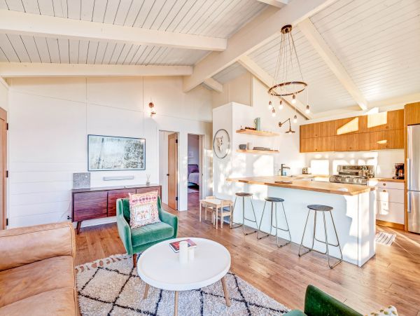 Palm Springs Home 984298