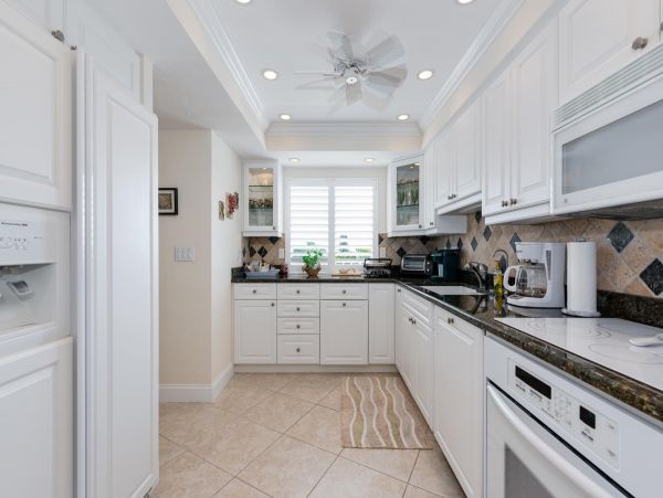 Gulf Front 2 Bedroom Condo Communal Pool & Tennis Court
