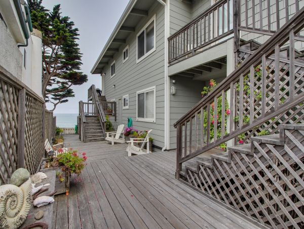 Santa Barbara County Home 984317