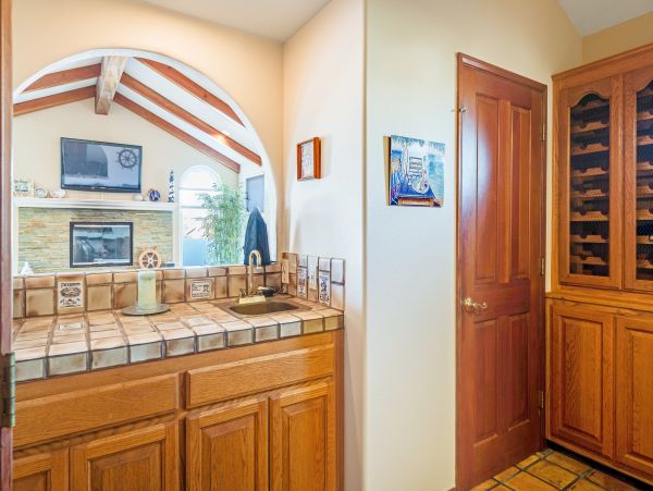 Santa Barbara County Home 984324