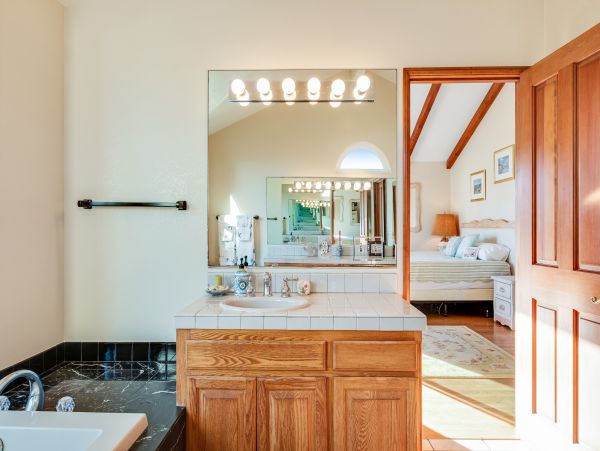 Santa Barbara County Home 984324
