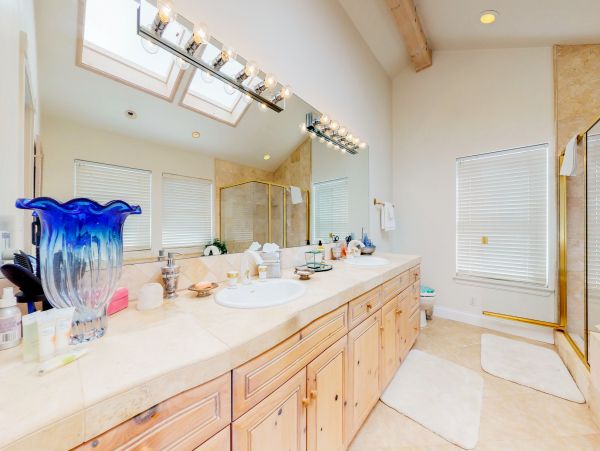 Santa Barbara County Home 984325