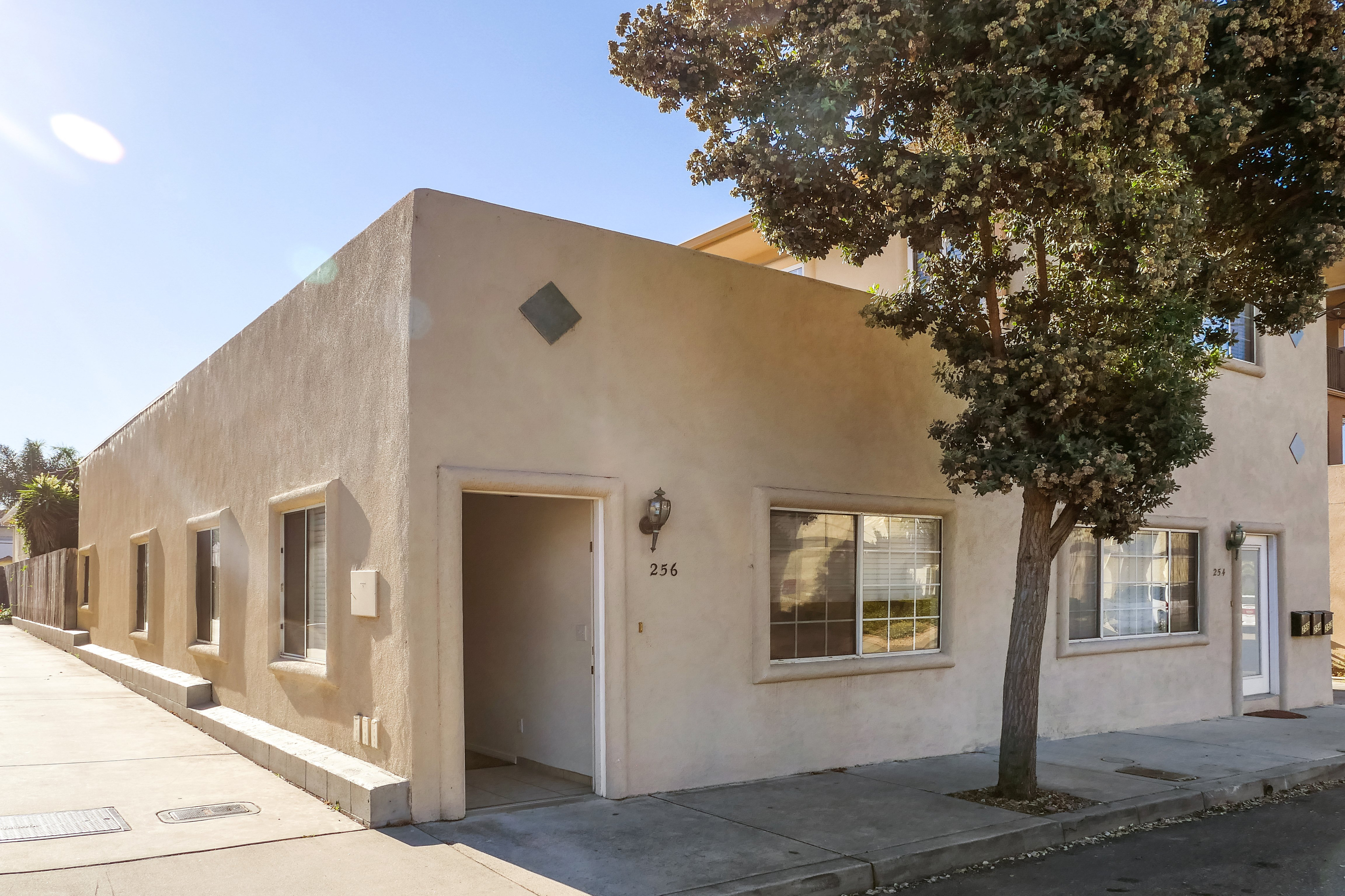 Santa Barbara County Home 984327