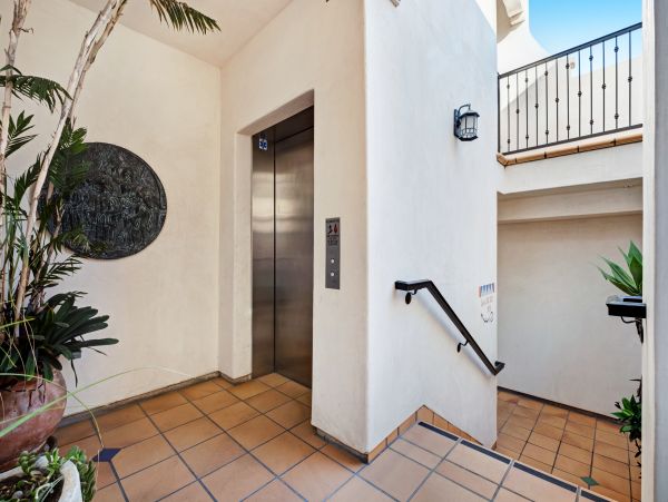 Santa Barbara County Home 984328