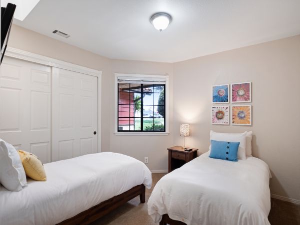 Santa Barbara County Home 984338