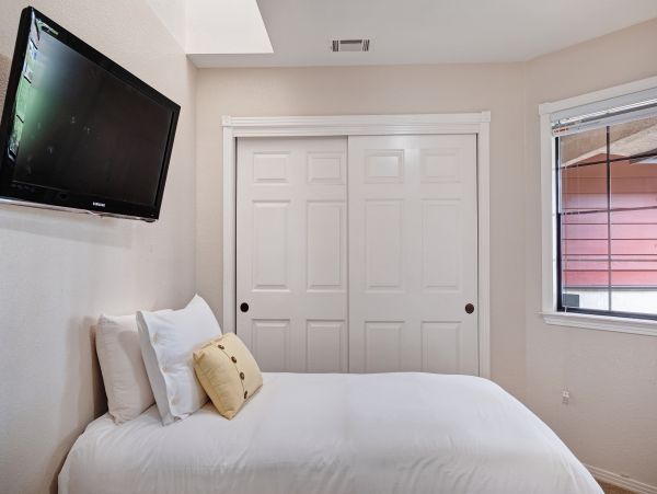 Santa Barbara County Home 984338