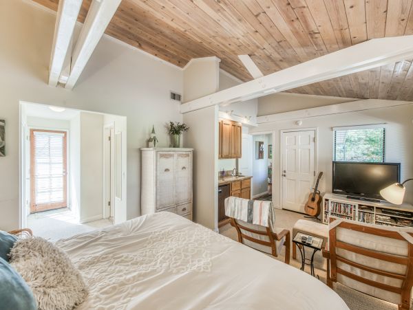 Santa Barbara County Home 984339