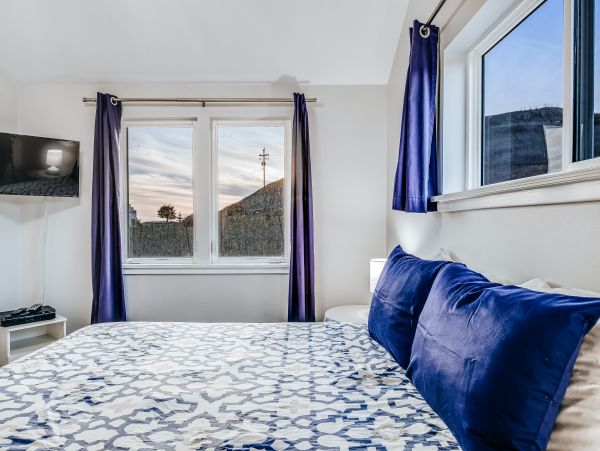 Santa Barbara County Home 984342