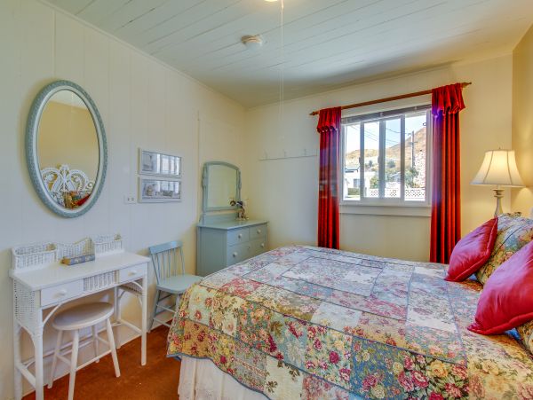 Santa Barbara County Home 984343