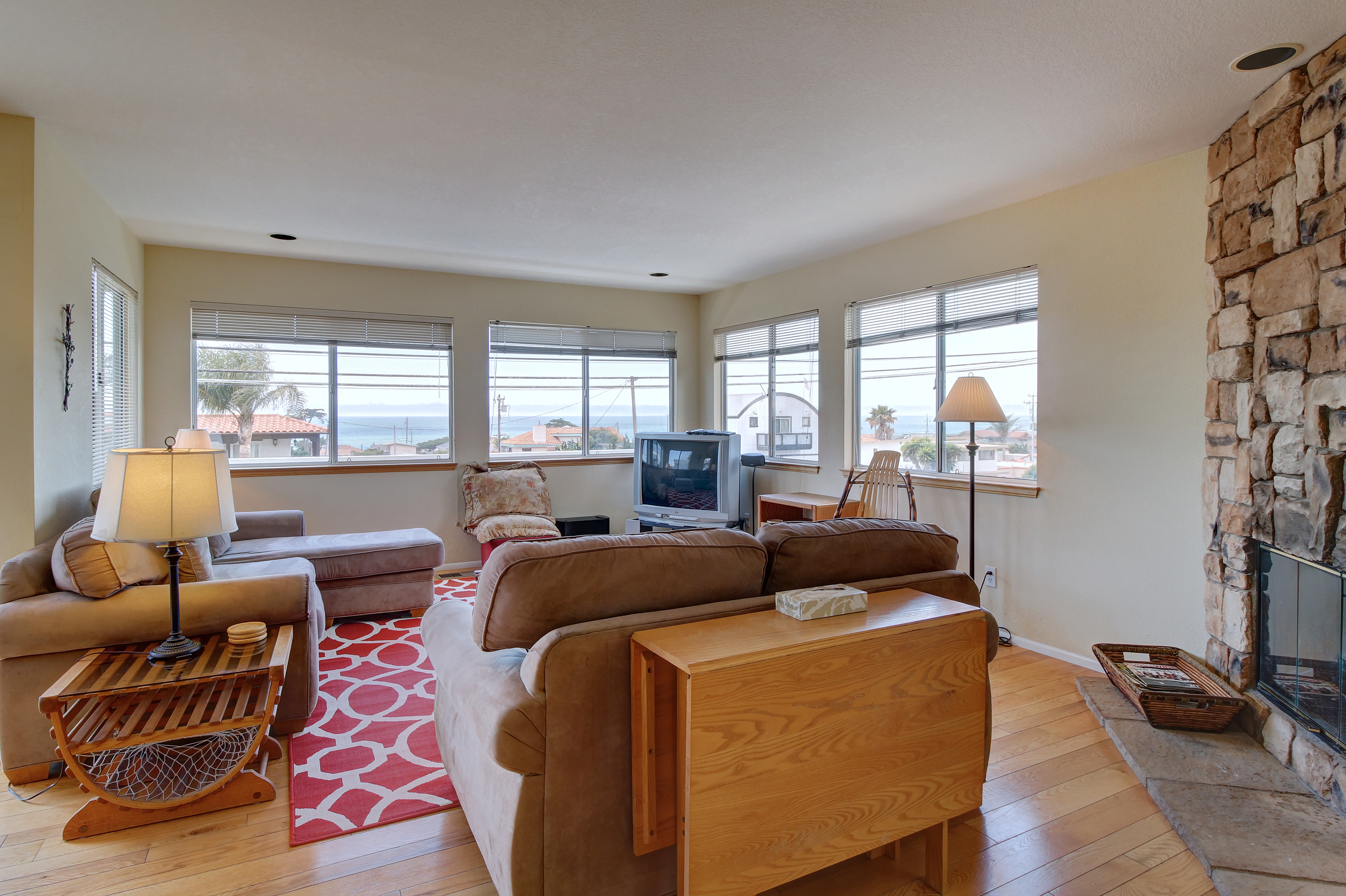 Santa Barbara County Home 984344