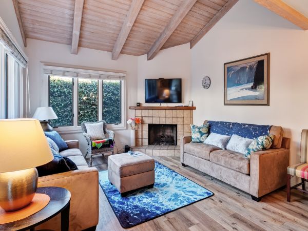 Lovely Vacation Rental with 2 Bedrooms Short Walk to Beach