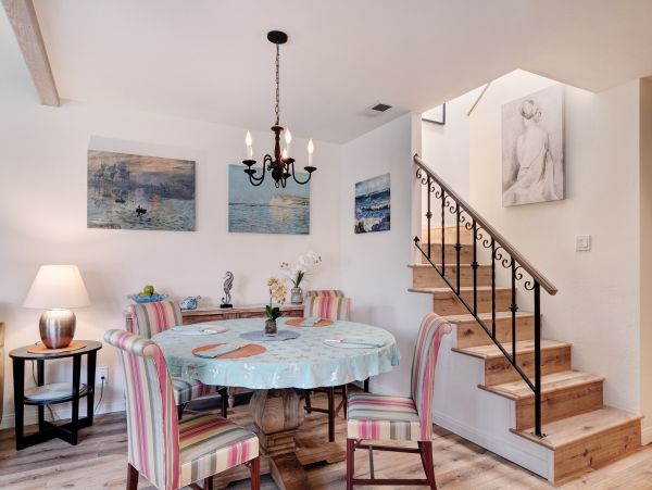 Lovely Vacation Rental with 2 Bedrooms Short Walk to Beach