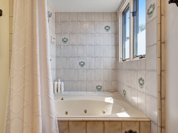 Lovely Vacation Rental with 2 Bedrooms Short Walk to Beach