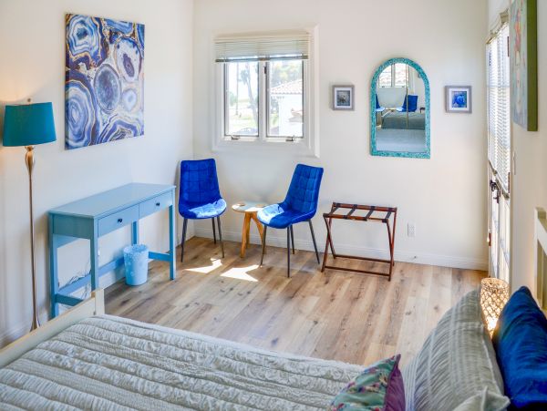 Lovely Vacation Rental with 2 Bedrooms Short Walk to Beach