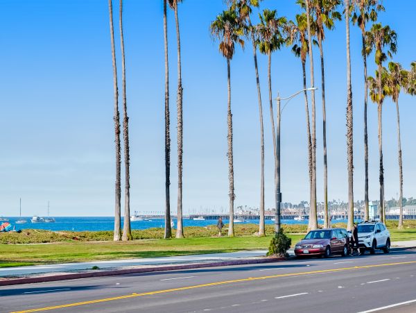 Lovely Vacation Rental with 2 Bedrooms Short Walk to Beach