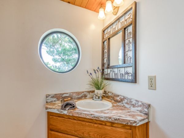 Santa Barbara County Home 984349