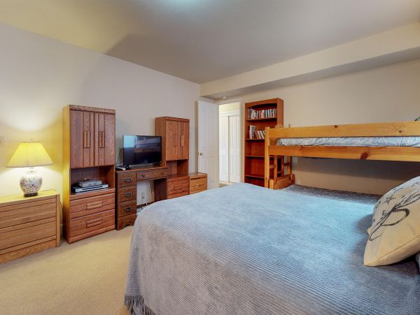 Santa Barbara County Home 984351