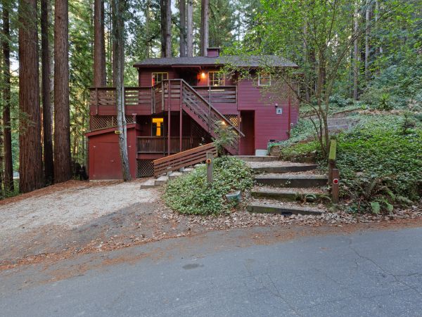 Santa Cruz County Home 984360