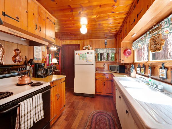 Santa Cruz County Home 984360