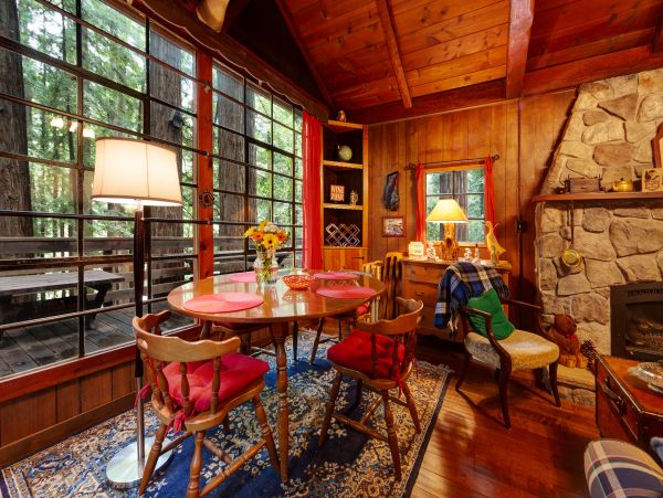 Santa Cruz County Home 984360