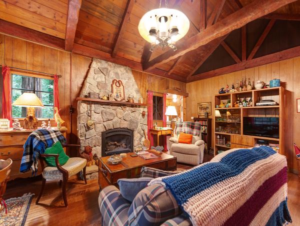 Santa Cruz County Home 984360