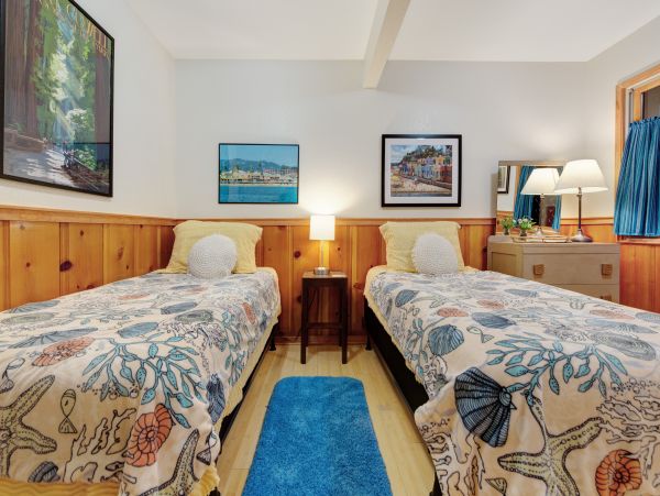 Santa Cruz County Home 984360