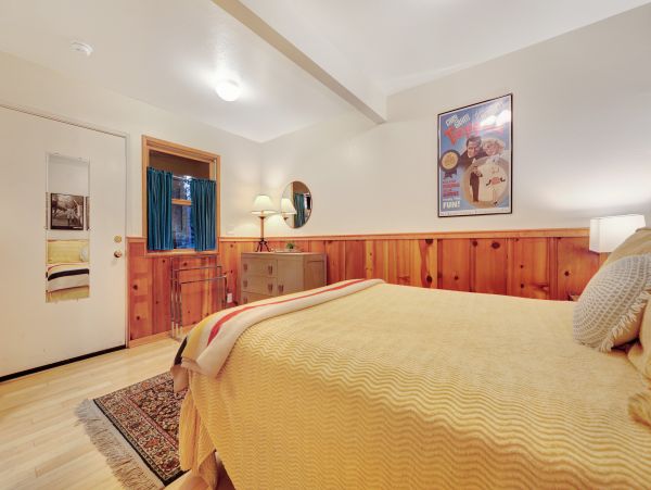 Santa Cruz County Home 984360