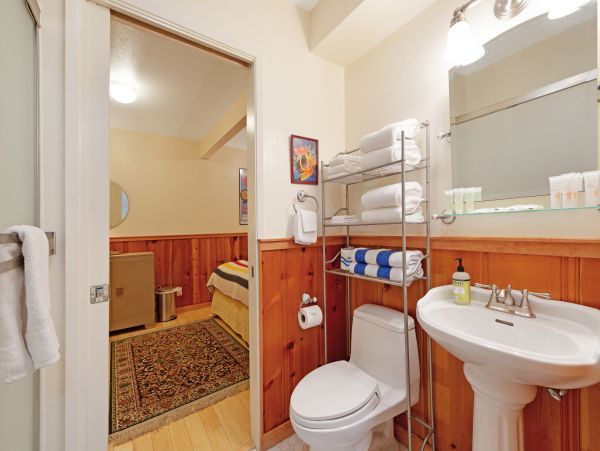 Santa Cruz County Home 984360