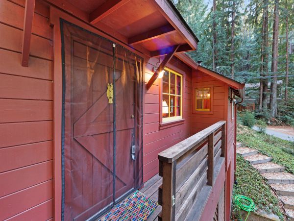Santa Cruz County Home 984360