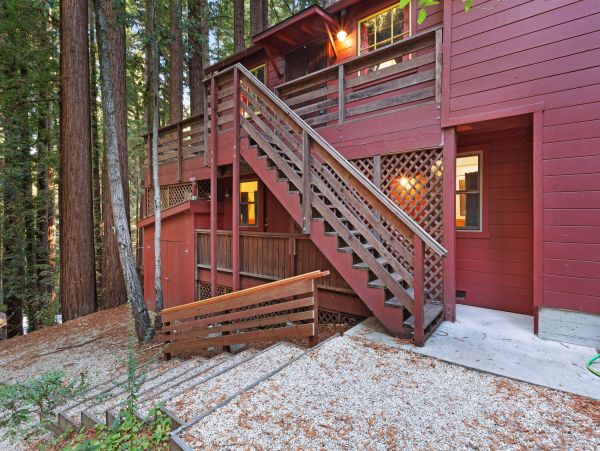 Santa Cruz County Home 984360