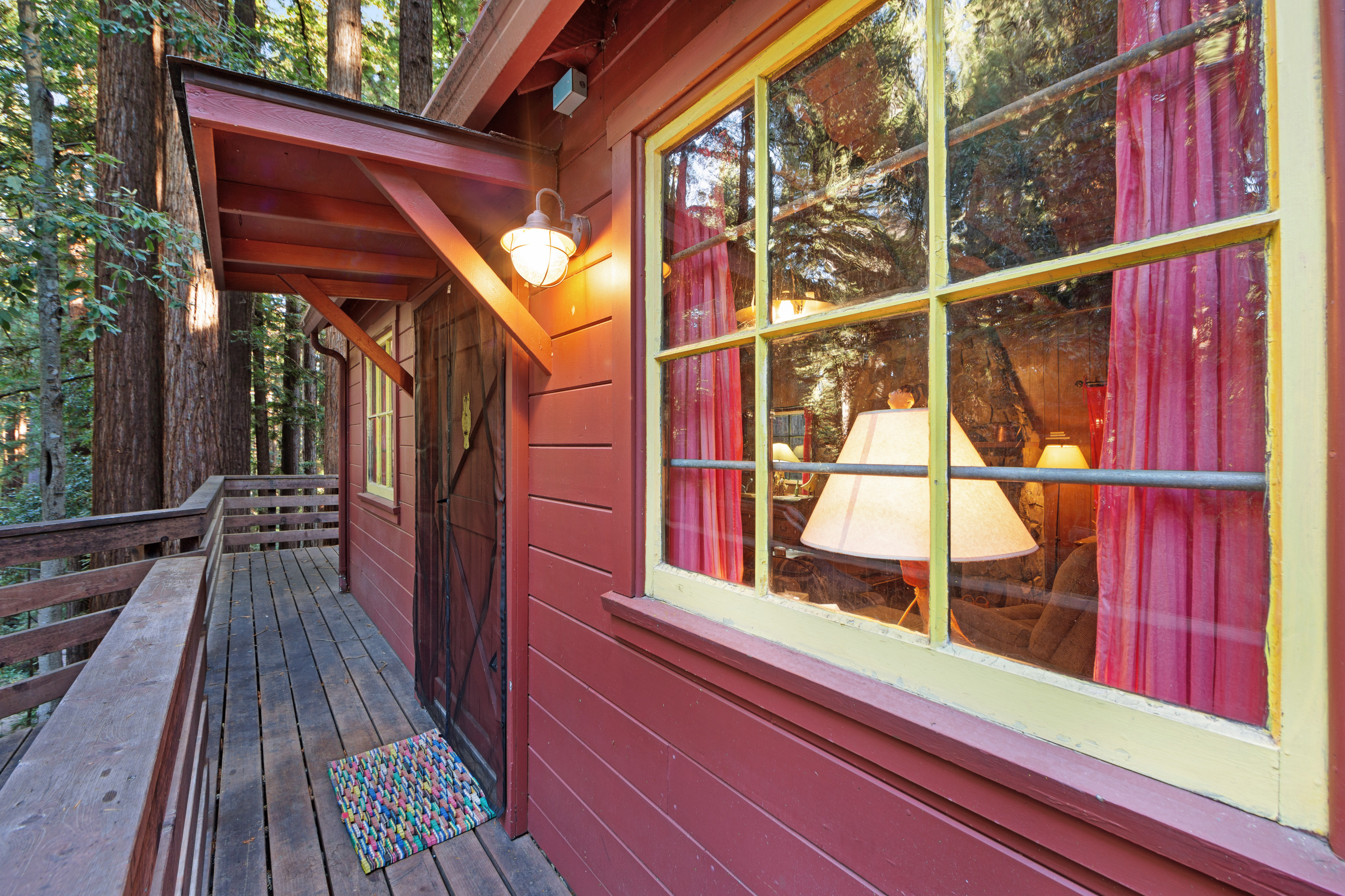 Santa Cruz County Home 984360