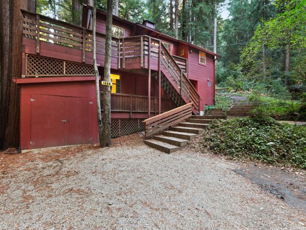 Santa Cruz County Home 984360