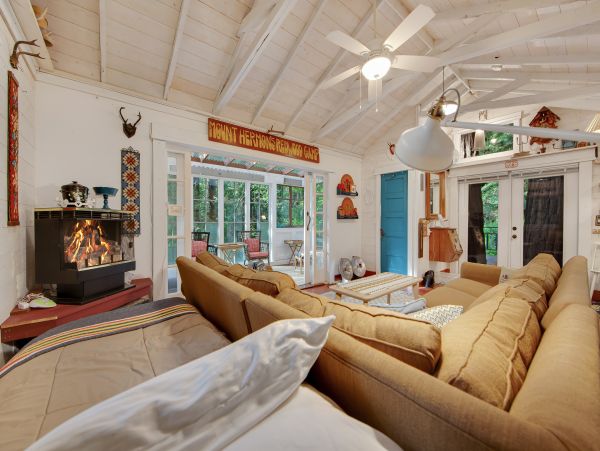 Santa Cruz County Home 984361