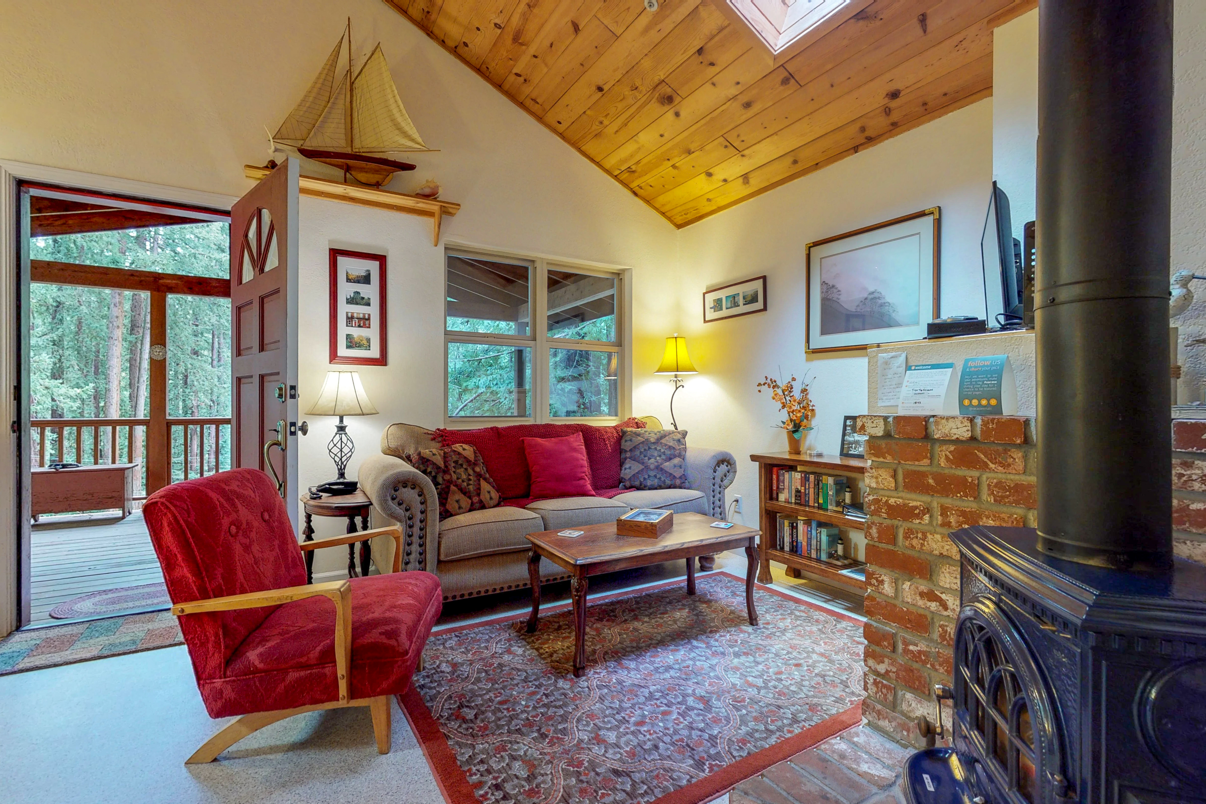Santa Cruz County Home 984362