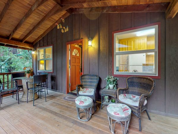 Santa Cruz County Home 984362
