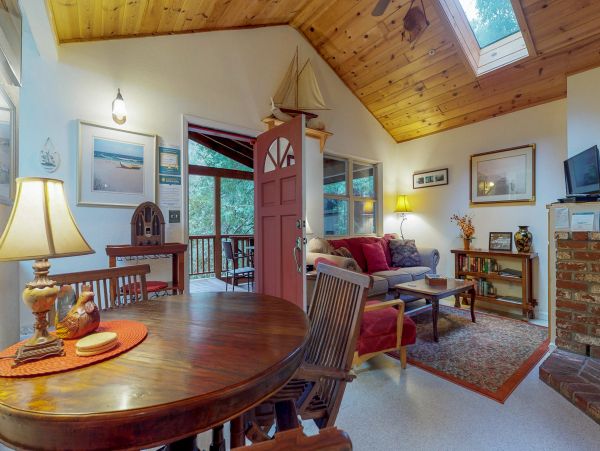 Santa Cruz County Home 984362